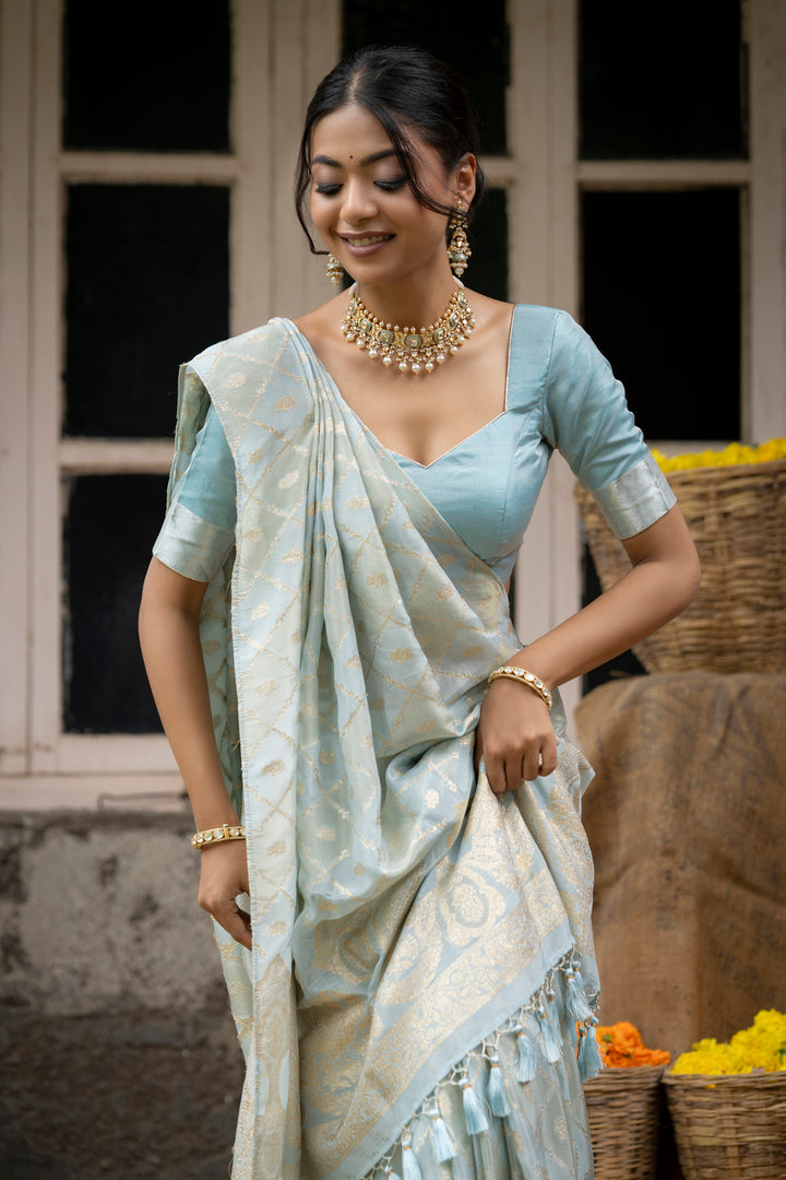 Classic Checks Sky Blue Jacquard Tabi Saree